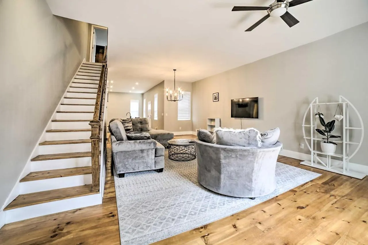 Well-Appointed Pittsburgh Home 1 Mi To Dtwn!
