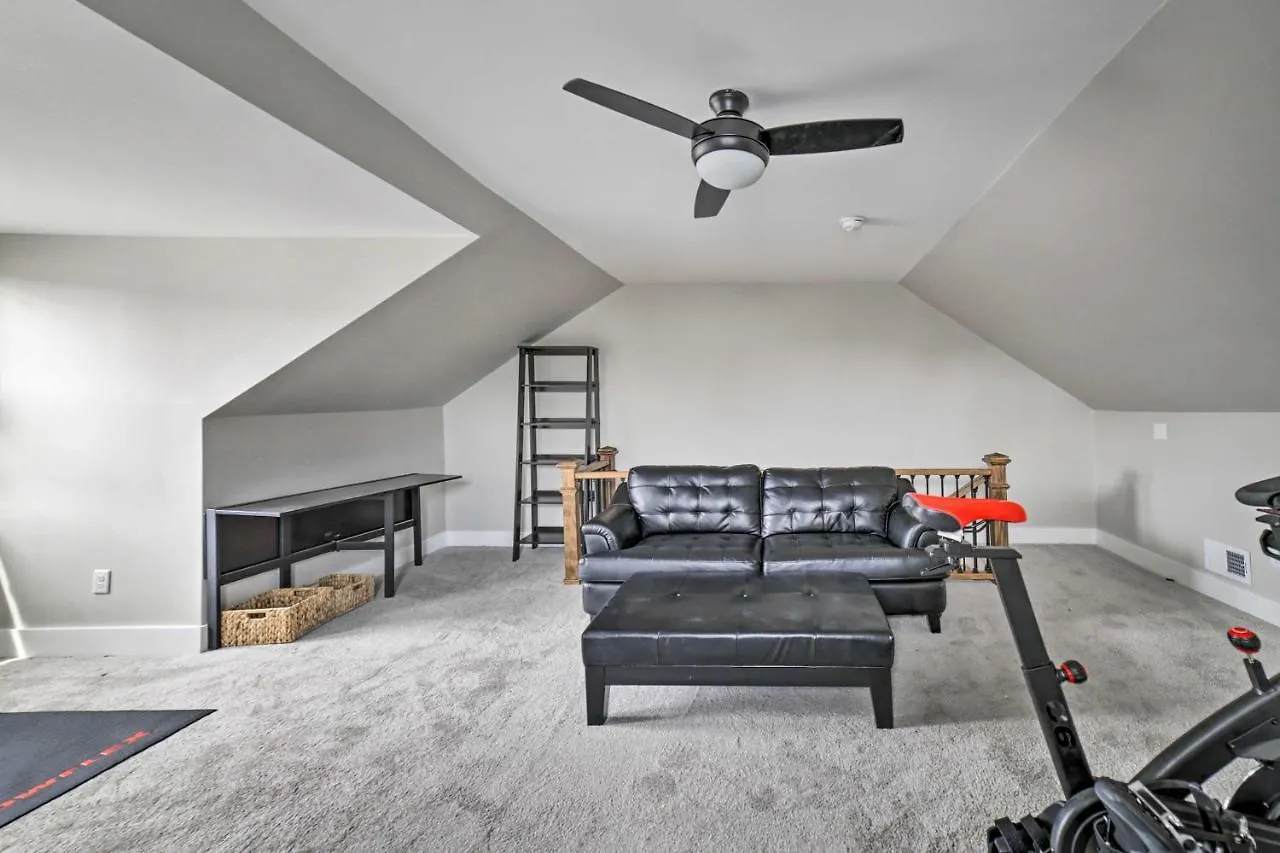 Well-Appointed Pittsburgh Home 1 Mi To Dtwn! 0*,